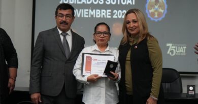 Preside rector homenaje al personal jubilado del SUTUA