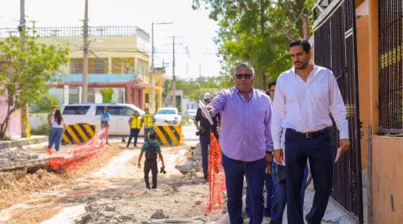 Supervisó Carlos Peña Ortiz rehabilitación de colector sanitario en la colonia Hidalgo