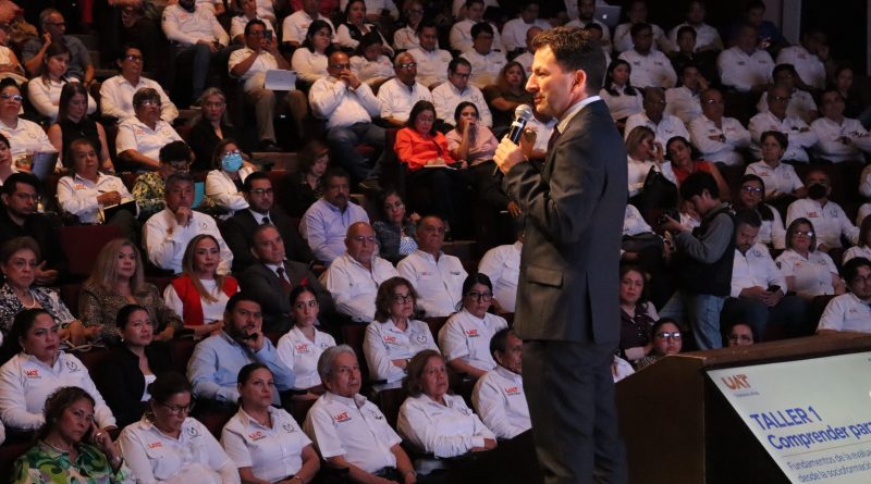 Pone en marcha Dámaso Anaya proyecto para transformar la práctica docente en la UAT