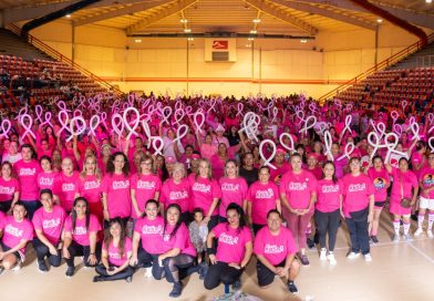 Suma la UAT esfuerzos contra el cáncer de mama mediante el Zumbathón con Causa “Energía Rosa”