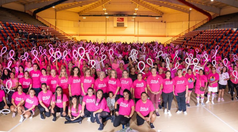 Suma la UAT esfuerzos contra el cáncer de mama mediante el Zumbathón con Causa “Energía Rosa”
